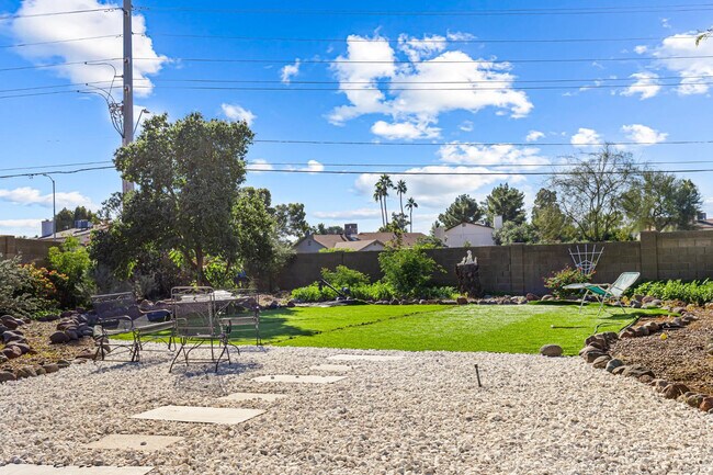 Building Photo - 4401 W McRae Way