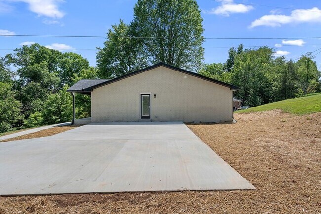 Building Photo - 3776 John Taylor Rd