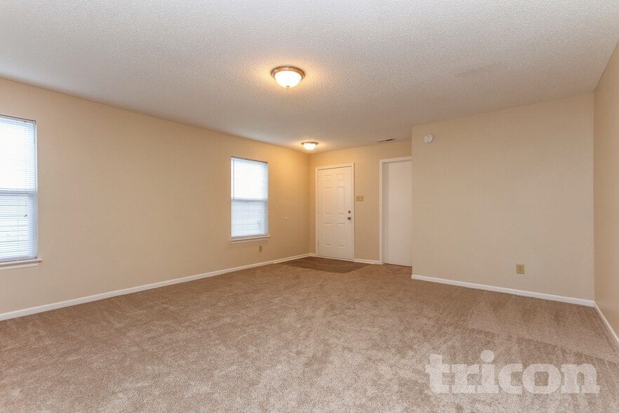 Building Photo - 171 Declaration Dr