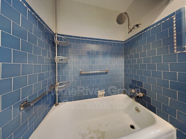 Building Photo - 1637 47th St
