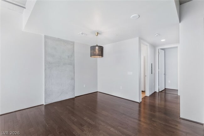 Building Photo - 353 E Bonneville Ave