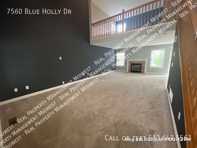 Building Photo - 7560 Blue Holly Dr