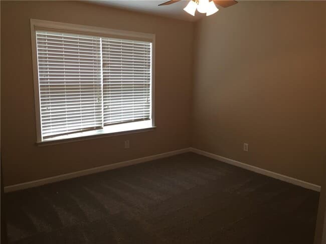 Building Photo - 3338 Castleberry Village Cir