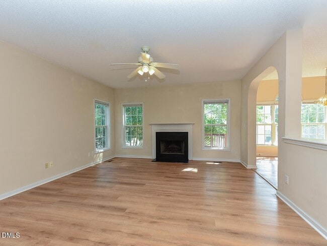 Building Photo - 406 Somersview Dr