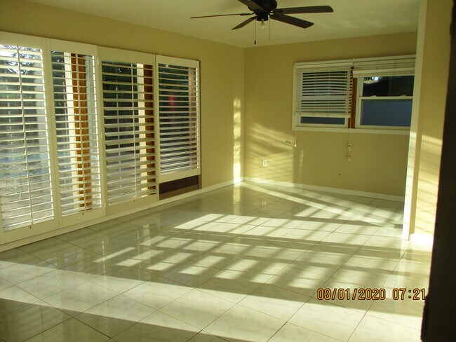Building Photo - 4951 Campanile Dr