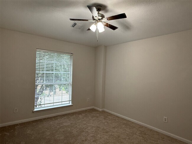 Building Photo - 21315 Bella Mountain Dr