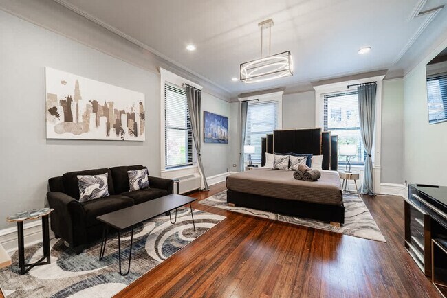 Building Photo - 68 E Cedar St