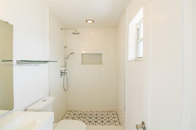 Building Photo - 9680 SW 77th St