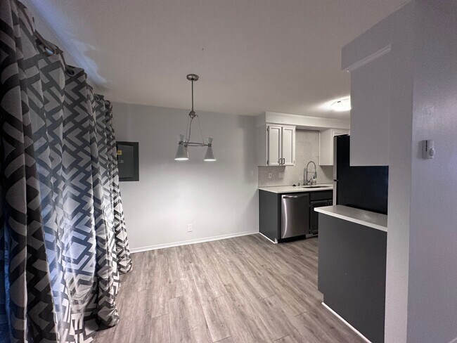 Building Photo - Cozy 2 bdrm 2 bath Condo in Vancouver, WA