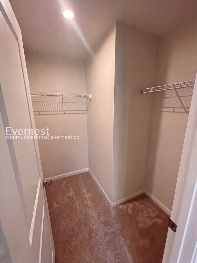 Building Photo - 1016 Concord Springs Dr