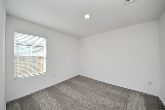 Building Photo - 25415 Birch St