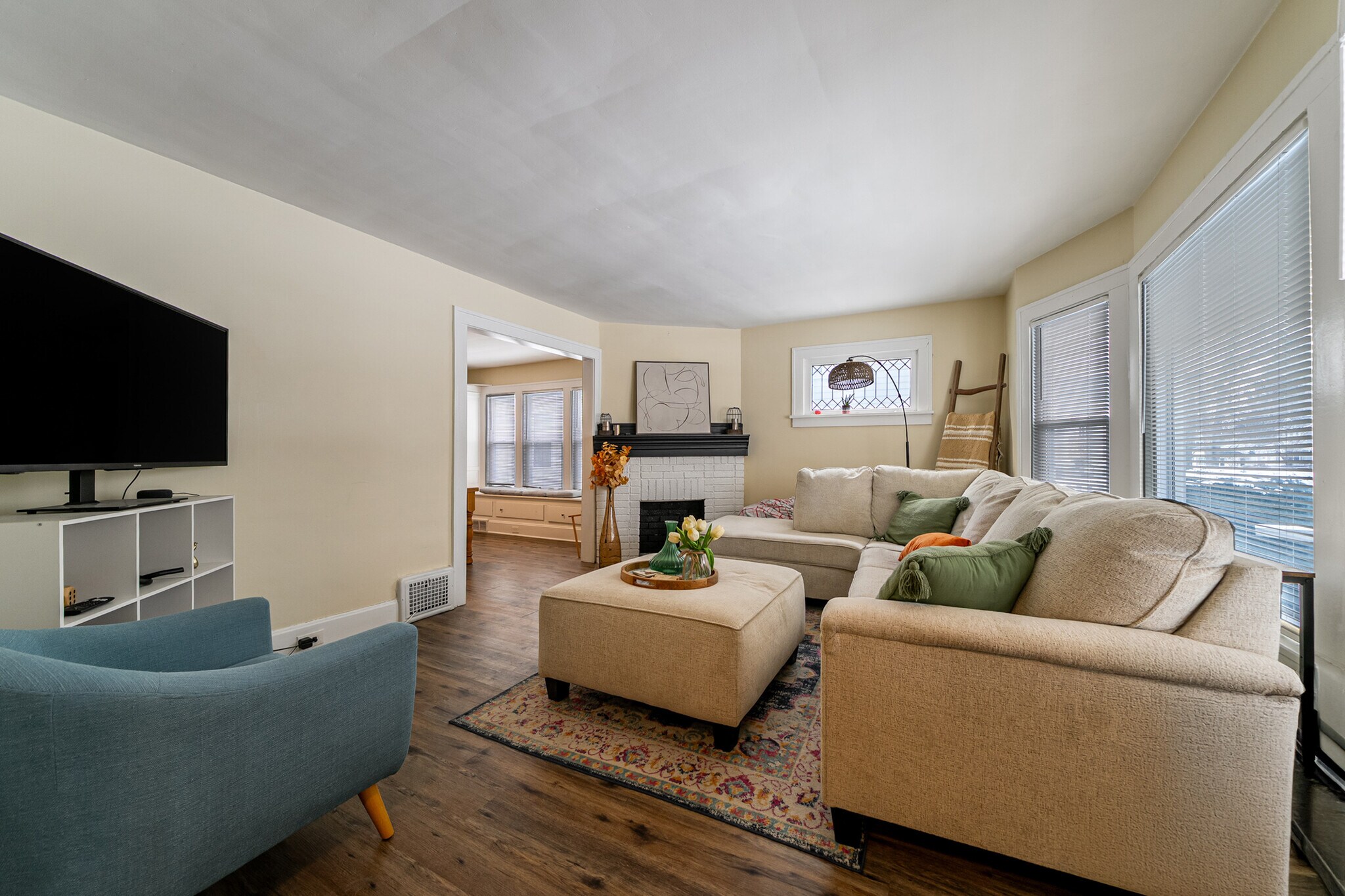 Building Photo - 2167 Carabel Ave