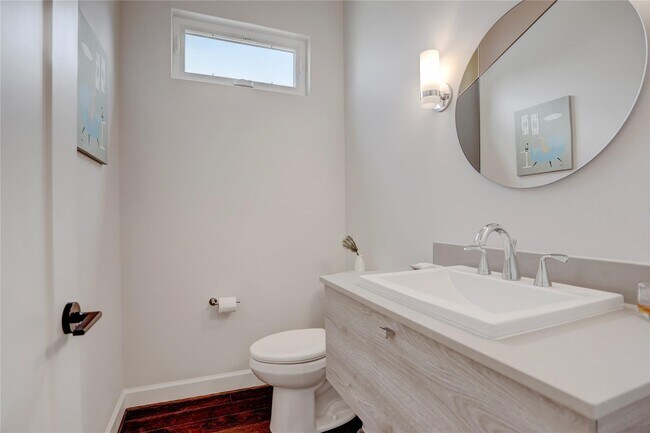 Building Photo - 1715 Maravilla Dr