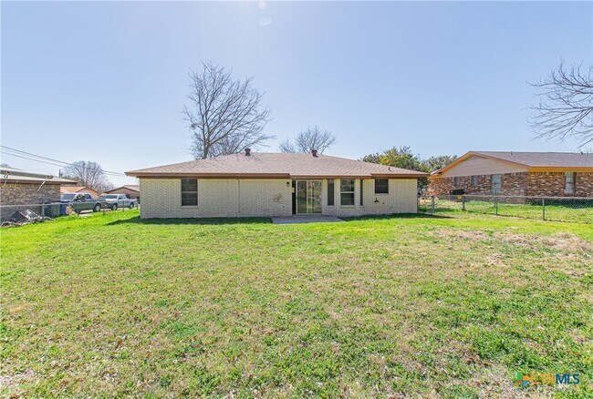 Building Photo - 1609 Hughes Ave
