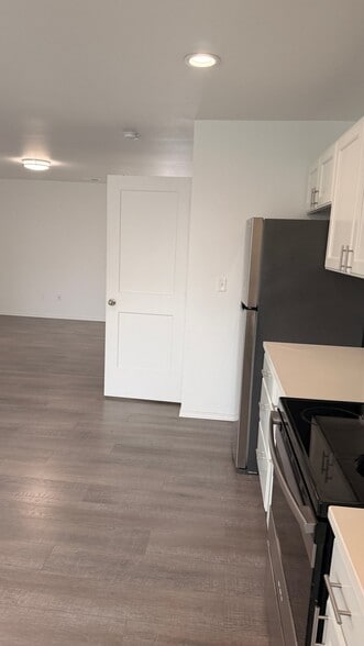 Building Photo - 2625 W Marina Dr