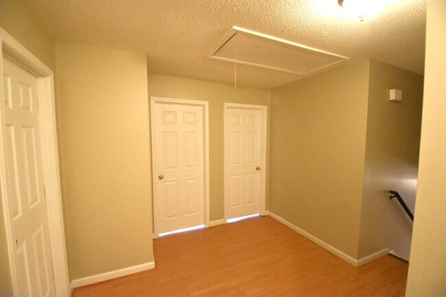 Building Photo - 2106 Glenellen Dr NW
