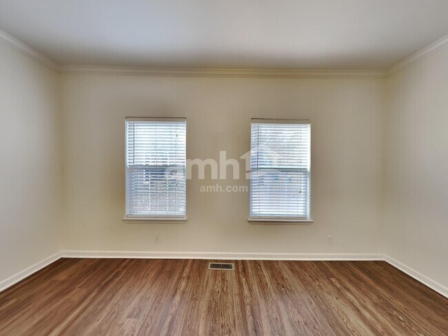 Building Photo - 1502 Halifax Dr