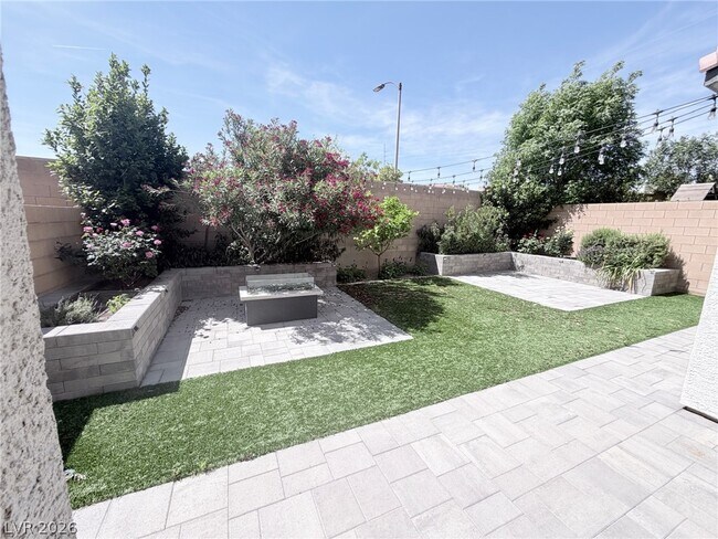 Building Photo - 10025 Desert Bighorn Ct