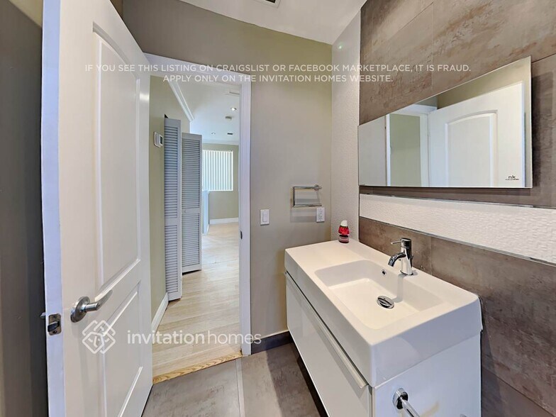 Building Photo - 780 Falling Water Rd
