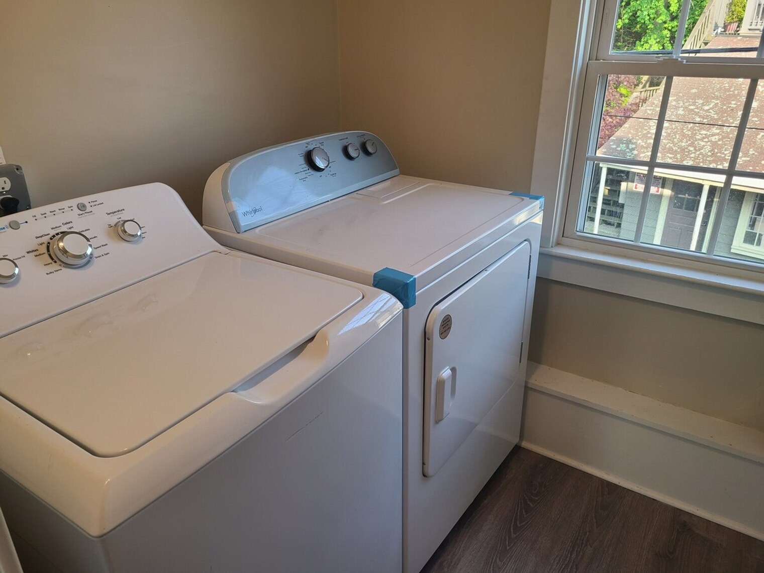 Building Photo - 20 Hawkes St