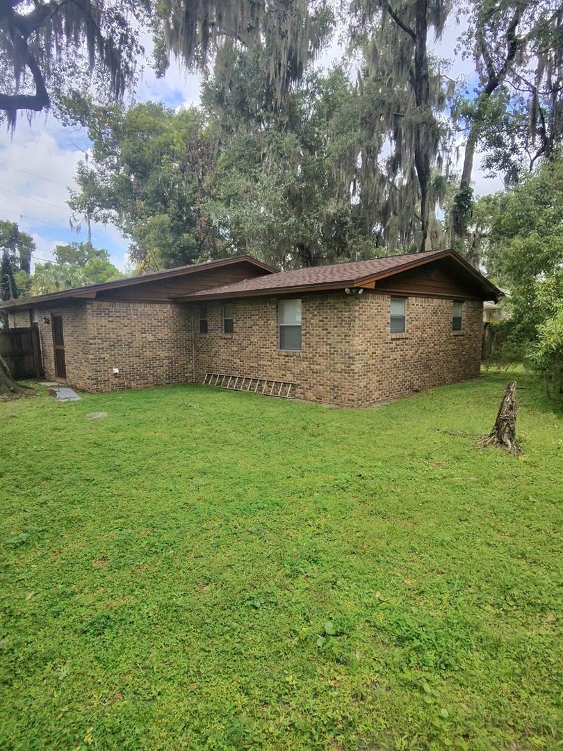 Building Photo - 7325 Calvin St