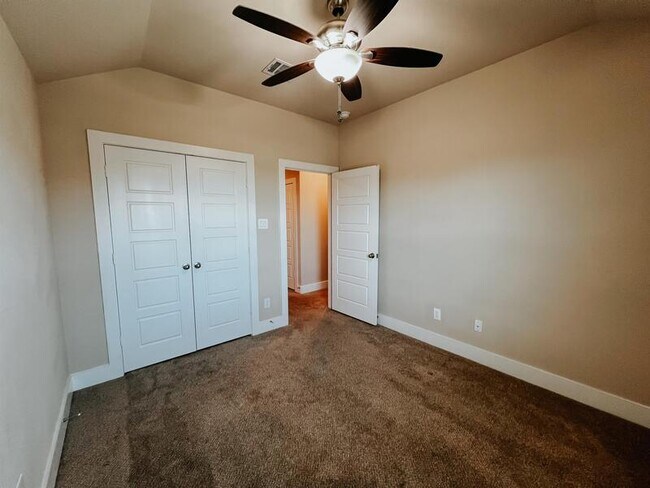 Building Photo - 3906 Ashton Dr