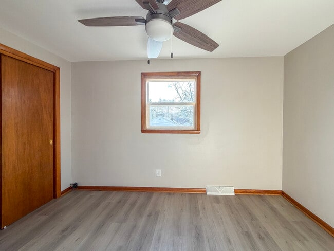 Building Photo - 1612 Maine