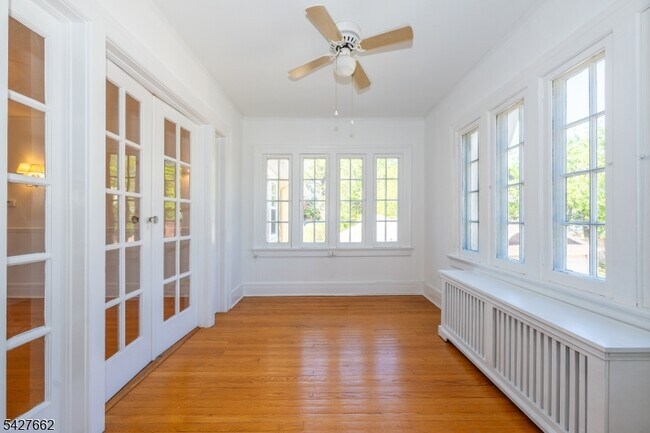 Building Photo - 200 Valley Rd