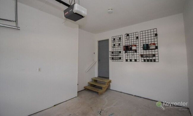 Building Photo - 290 Hampshire Dr