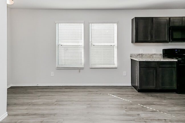 Building Photo - 1031 Imperial Bend Dr