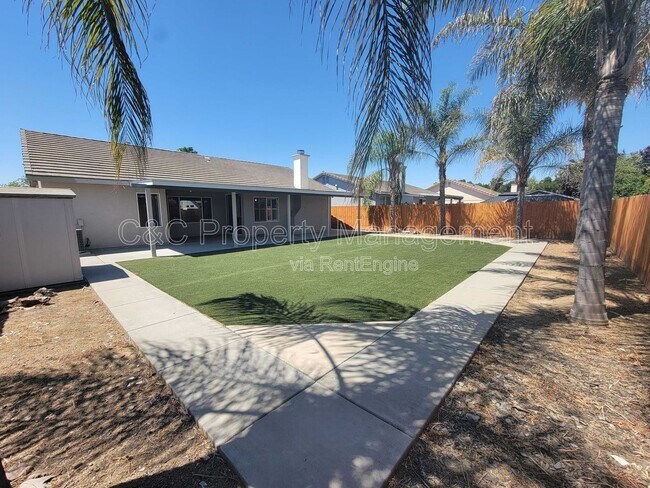 Building Photo - 1124 W Sandstone Dr