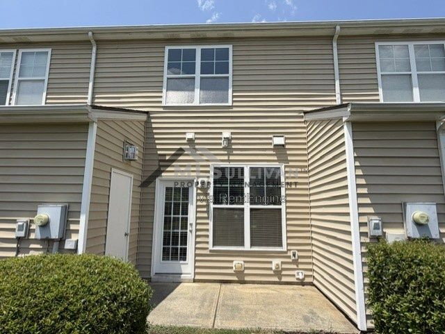 Building Photo - 100 Stratford Lakes Dr