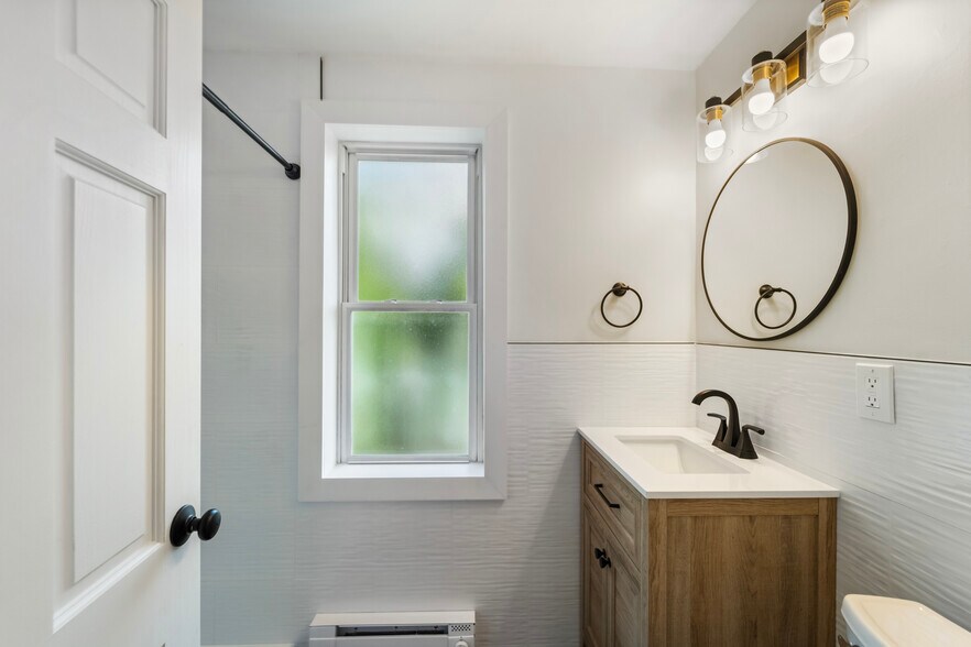 Building Photo - 95 Leroy St