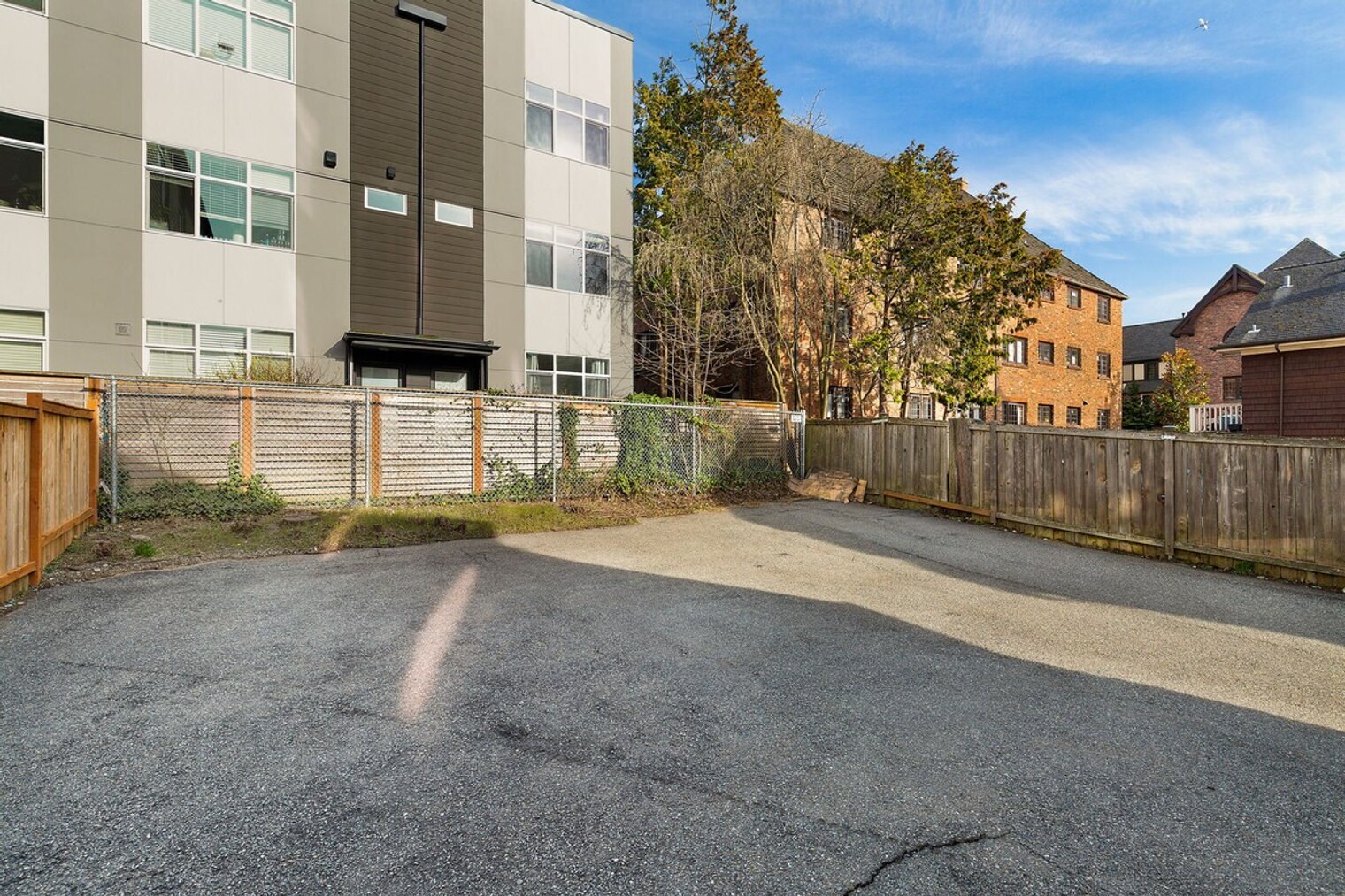 Building Photo - 710 10th Ave E