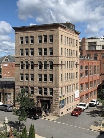 Building Photo - 6 Chatham St