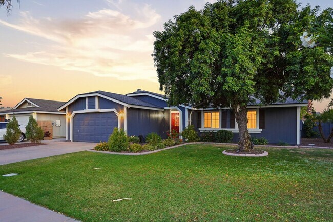 Building Photo - 4 Bed Home in Scottsdale Quarter!!