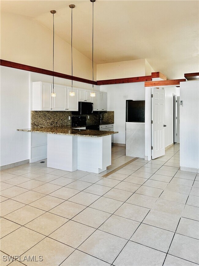 Building Photo - 826 Wiggins Pass Rd