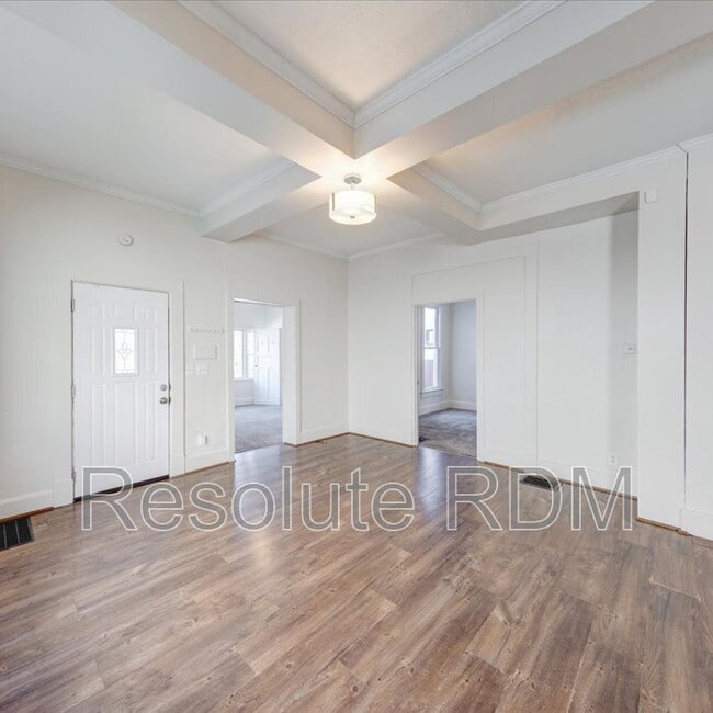 Building Photo - 1154 Villa Ave