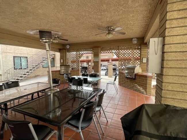 Building Photo - Fully Furnished 2 bedroom 2 bath long term...