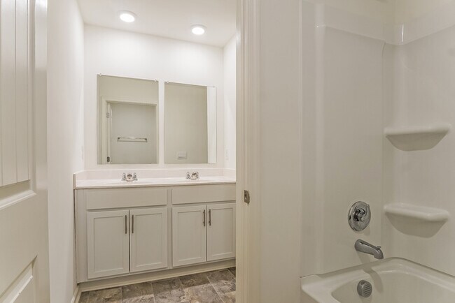 Building Photo - 5584 Timber Leaf Lp