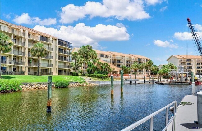 Building Photo - 2601 Marina Isle Way