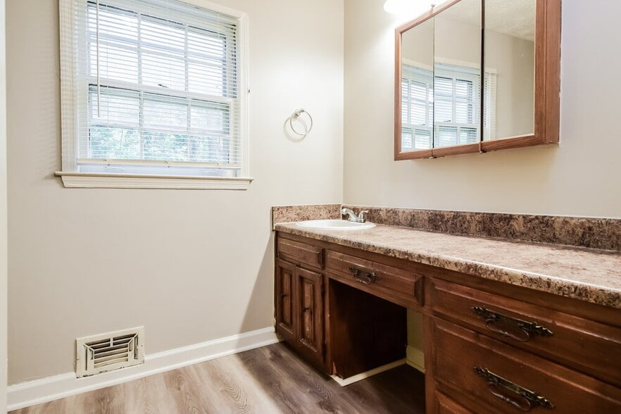 Building Photo - 2725 Westford Ct SW