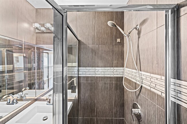 Building Photo - 1710 Maryland St