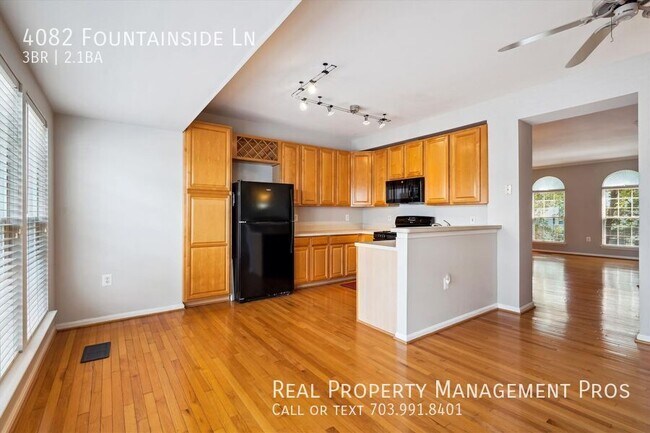 Building Photo - 4082 Fountainside Ln
