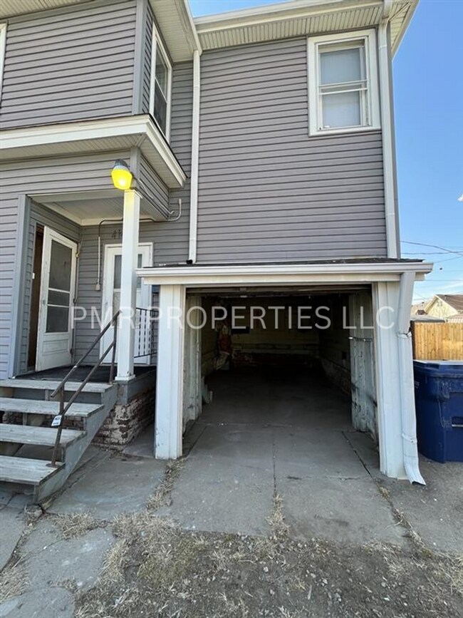 Building Photo - 902 5th Ave