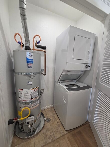 Building Photo - 245 Mesa Dr