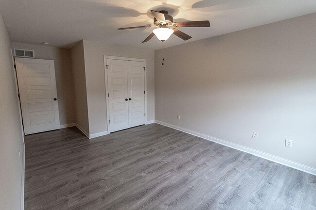 Building Photo - 4614 Dehaven Dr