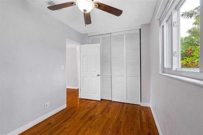 Building Photo - 4320 Yardley Ave N
