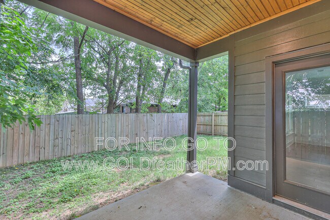 Building Photo - 253 Riverside Dr