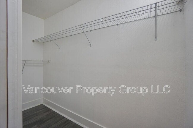 Building Photo - 5611 NE 48th Ave